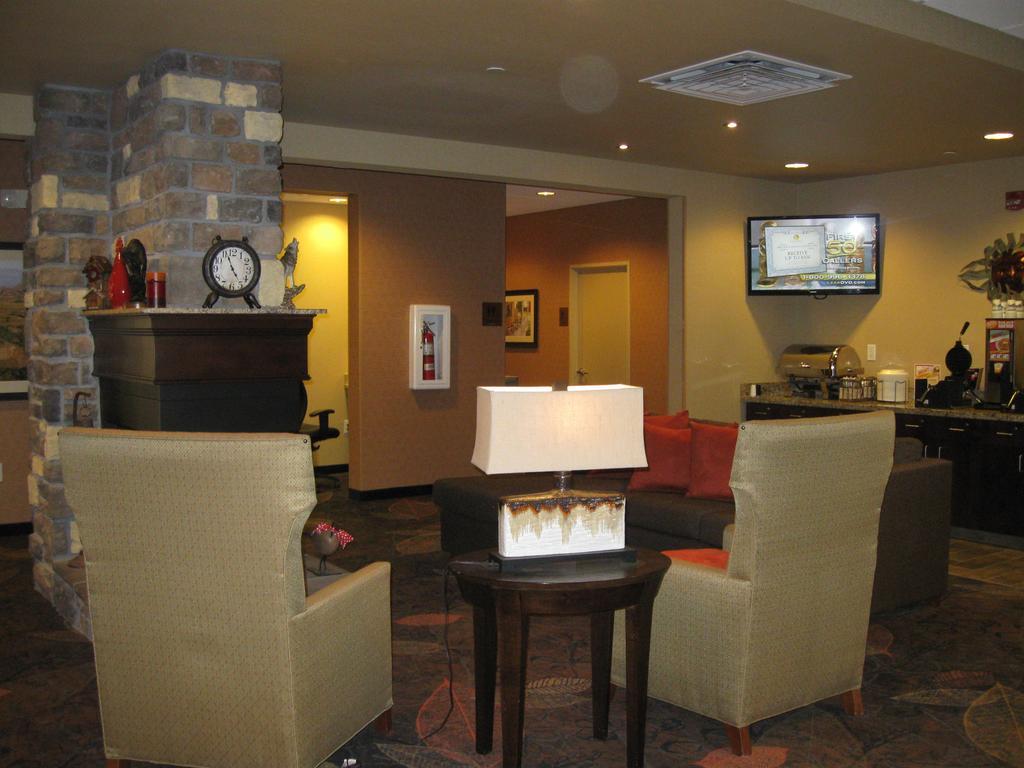 Little Missouri Inn & Suites New Town Eksteriør bilde
