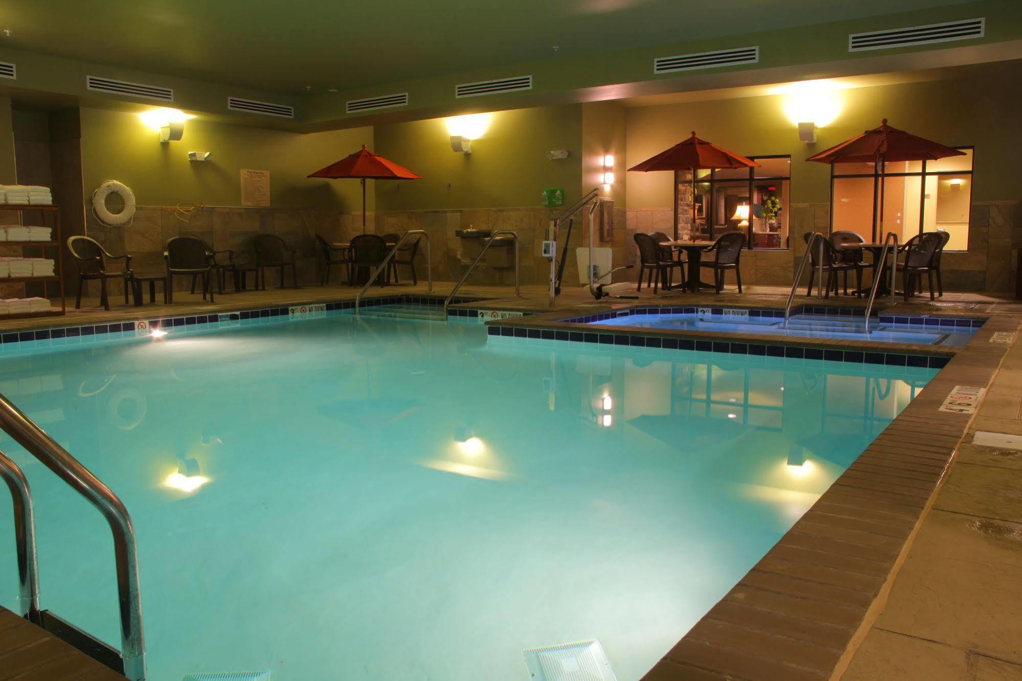 Little Missouri Inn & Suites New Town Eksteriør bilde