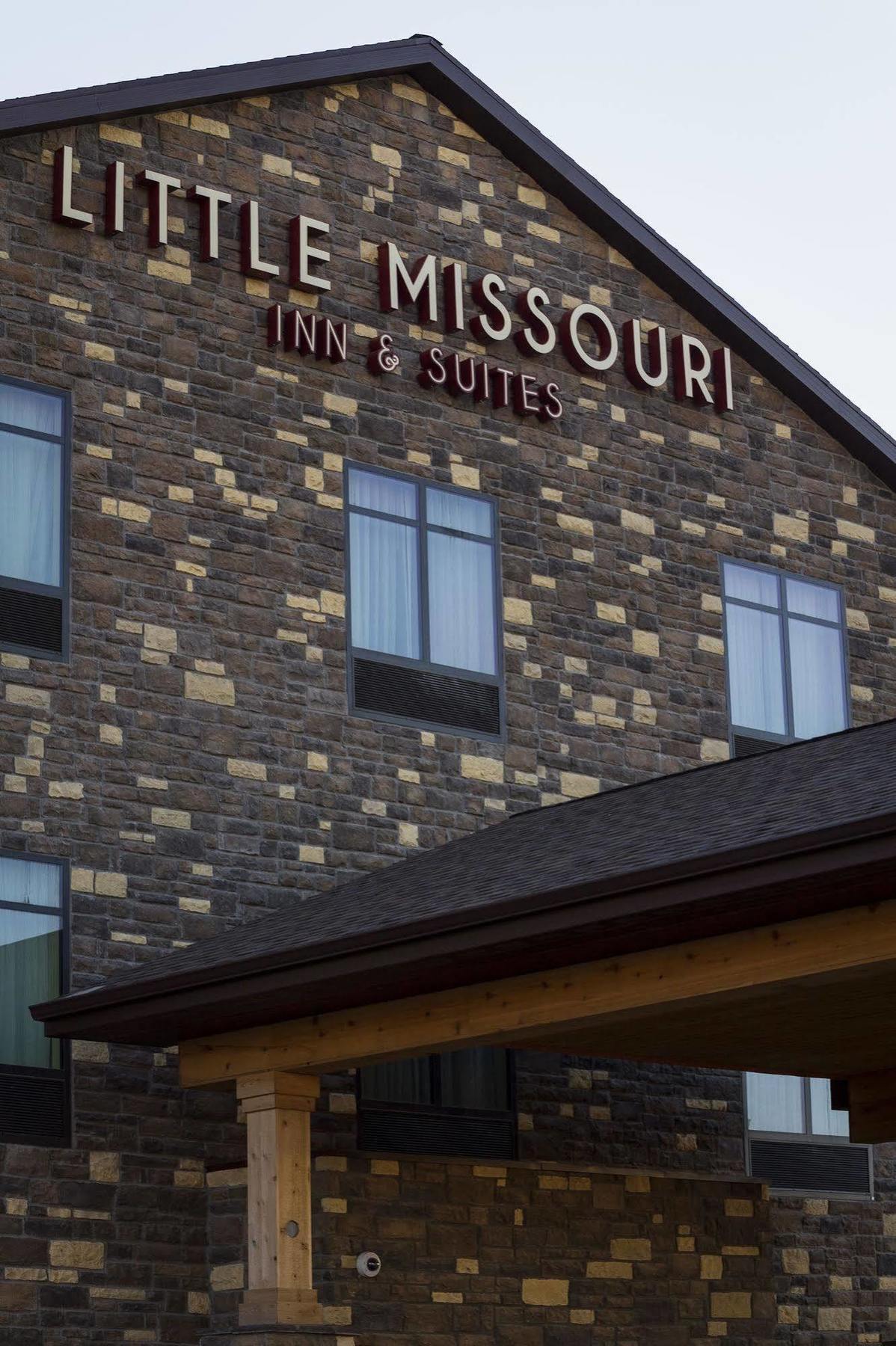 Little Missouri Inn & Suites New Town Eksteriør bilde